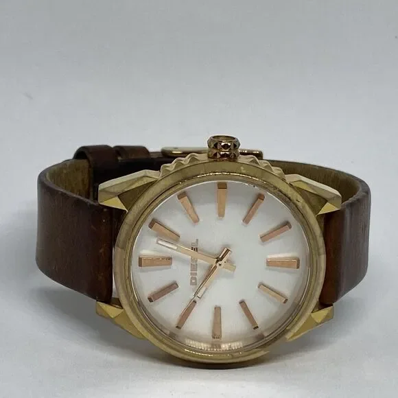 Diesel Nuki DZ-5477 Women's Brown Leather Analog Dial Quartz Wrist Watch VK603